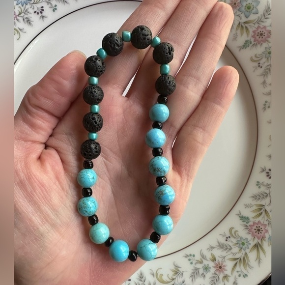 Lava stone black turquoise color stretch bracelet handmade - Picture 4 of 5